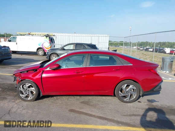 2025 Hyundai Elantra SEL Convenience z VIN KMHLS4DG2SU877358, wystawiony jako IAAI lot #41996158 z przebiegiem 3 141 mil mil oraz . Historia ofert i sprzedaży dostępna na DreamBid. Obrazek 13.