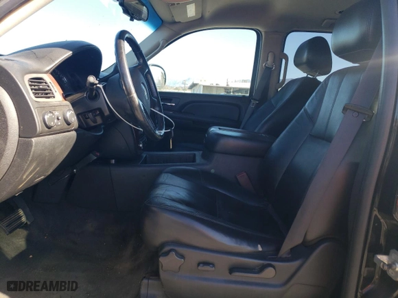 2009 Chevrolet Suburban LT w/2LT with VIN 1GNFK26369R272487, listed as a Copart auction lot 88810655 with 317,184 mi miles and Clean Title. Bid and sale history available at carsss.com. Image 7.