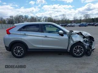 2020 Mitsubishi Eclipse Cross ES z VIN JA4AS3AA4LZ014128, wystawiony jako IAAI lot #42053759 z przebiegiem 72 825 mil mil oraz . Historia ofert i sprzedaży dostępna na DreamBid. Obrazek 13.