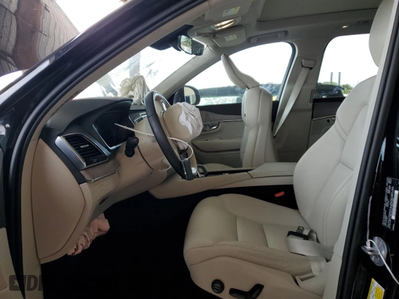 2024 Volvo XC90 Plus Bright Theme with VIN YV4L12PE4R1168459, listed as a Copart auction lot 88982295 with 14,921 mi miles and Non Repairable. Bid and sale history available at DreamBid. Image 7.
