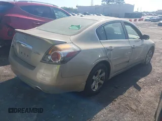 2009 Nissan Altima 2.5 S with VIN 1N4AL21EX9N513182, listed as a IAAI auction lot 42085758 with 256,655 mi miles. Bid and sale history available at carsss.com. Image 4.