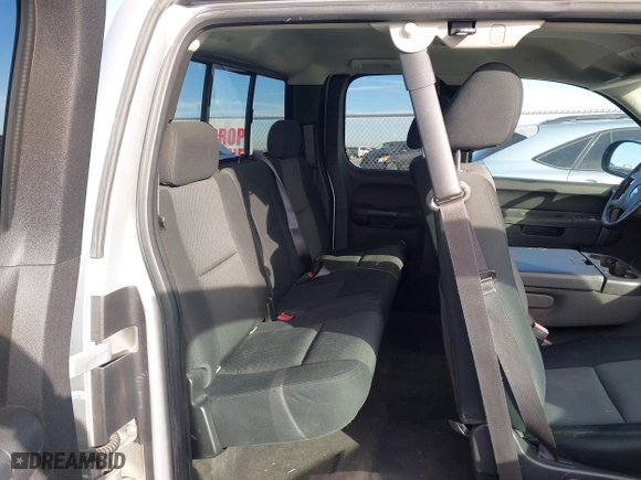 2013 Chevrolet Silverado 1500 LT with VIN 1GCRCSE00DZ389176, listed as a IAAI auction lot 40842969 with 177,173 mi miles. Bid and sale history available at carsss.com. Image 8.