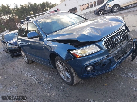2015 Audi Q5 Premium Plus with VIN WA1DGAFP1FA006460, listed as a IAAI auction lot 40900762 with 121,611 mi miles. Bid and sale history available at carsss.com. Image 1.