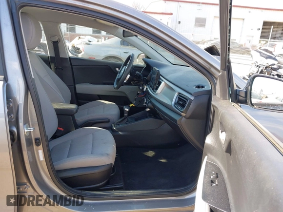 2021 Kia Rio LX with VIN 3KPA24AD0ME395043, listed as a IAAI auction lot 41420234 with 29,068 mi miles. Bid and sale history available at carsss.com. Image 5.