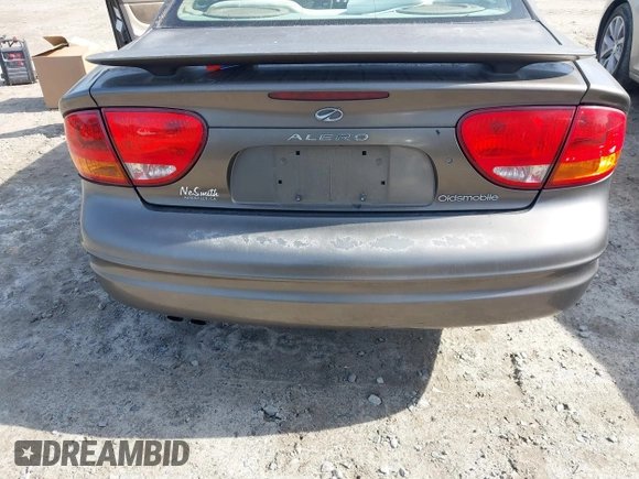 2002 Oldsmobile Alero GL1 z VIN 1G3NL52E82C172314, wystawiony jako IAAI lot #41465789 z przebiegiem 118 427 mil mil oraz . Historia ofert i sprzedaży dostępna na DreamBid. Obrazek 6.