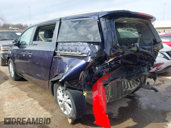 2018 Kia Sedona LX with VIN KNDMB5C15J6390850, listed as a IAAI auction lot 41667222 with 114,879 mi miles. Bid and sale history available at carsss.com. Image 3.