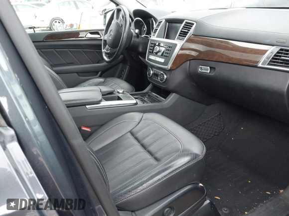 2015 Mercedes-Benz GL-Class GL 350 BlueTEC with VIN 4JGDF2EE1FA441750, listed as a IAAI auction lot 41716996 with 87,026 mi miles. Bid and sale history available at carsss.com. Image 5.