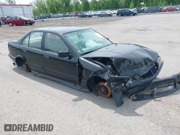 1994 BMW 3 Series 325i z VIN WBACB3326RFE17056, wystawiony jako IAAI lot #42322945 z przebiegiem 154 770 mil mil oraz . Historia ofert i sprzedaży dostępna na DreamBid. Obrazek 1.