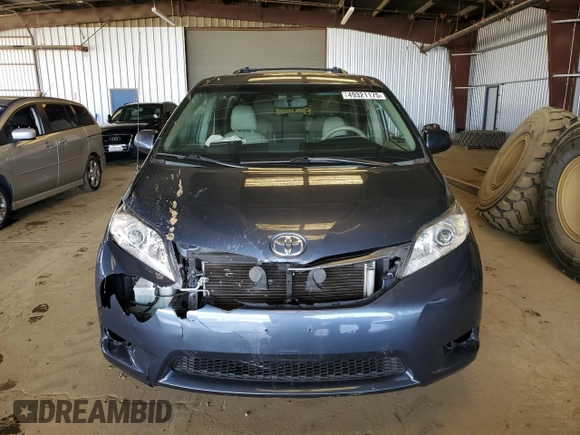 2013 Toyota Sienna XLE AAS with VIN 5TDYK3DC1DS360951, listed as a Copart auction lot 49321175 with 95,575 mi miles and Salvage Title. Bid and sale history available at carsss.com. Image 5.