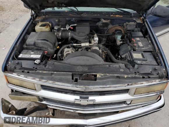 1996 Chevrolet Suburban with VIN 1GNEC16R8TJ359059, listed as a Copart auction lot 86344584 with 390,115 mi miles and Salvage Title. Bid and sale history available at carsss.com. Image 12.