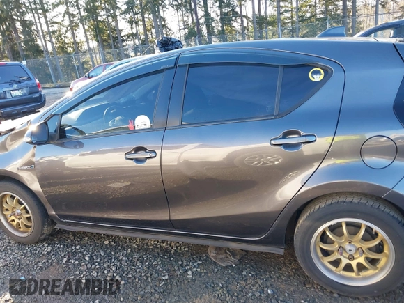 2015 Toyota Prius One with VIN JTDKDTB30F1584912, listed as a IAAI auction lot 41390815 with 81,275 mi miles and . Bid and sale history available at carsss.com. Image 15.