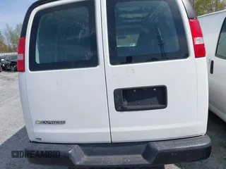 2018 Chevrolet Express Cargo Van with VIN 1GCWGAFP3J1270397, listed as a IAAI auction lot 41935825 with 1 mi miles. Bid and sale history available at carsss.com. Image 16.