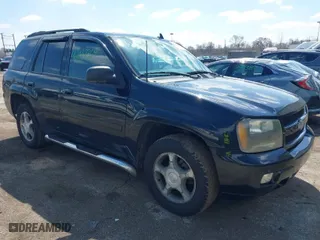 2006 Chevrolet TrailBlazer LS with VIN 1GNDT13S262239890, listed as a IAAI auction lot 42019369 with 152,312 mi miles. Bid and sale history available at carsss.com. Image 1.