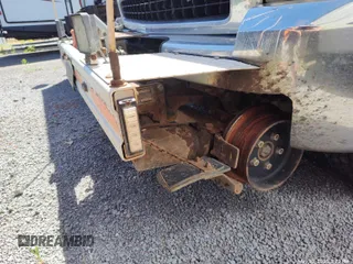 2009 Chevrolet Silverado 3500HD with VIN 1GBHK79K79E156633, listed as a IAAI auction lot 42610304 with Not provided miles and . Bid and sale history available at DreamBid. Image 11.