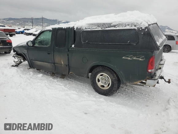 2003 Ford F-150 XL z VIN 2FTRX18L43CA38884, wystawiony jako Copart lot #87427414 z przebiegiem 171 605 mil mil oraz Czysty tytuł • Clean title. Historia ofert i sprzedaży dostępna na DreamBid. Obrazek 2.