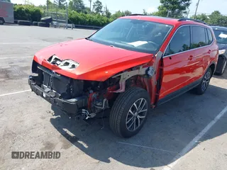 2019 Volkswagen Tiguan SE with VIN 3VV3B7AX8KM128788, listed as a IAAI auction lot 42462376 with 78,533 mi miles and . Bid and sale history available at DreamBid. Image 18.
