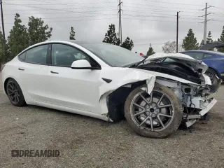 2023 Tesla Model 3 z VIN 5YJ3E1EA0PF504727, wystawiony jako Copart lot #53762135 z przebiegiem 17 554 mil mil oraz Szkoda całkowita • Salvage title. Historia ofert i sprzedaży dostępna na DreamBid. Obrazek 4.
