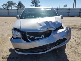 2018 Dodge Grand Caravan SXT with VIN 2C4RDGCG9JR208687, listed as a Copart auction lot 47939925 with 270,383 mi miles and Non Repairable. Bid and sale history available at carsss.com. Image 5.