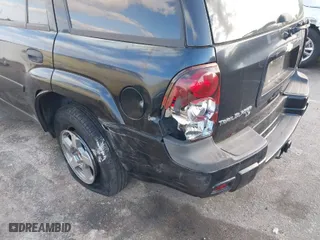 2006 Chevrolet TrailBlazer LS with VIN 1GNDS13S262104850, listed as a IAAI auction lot 41544268 with 83,757 mi miles. Bid and sale history available at carsss.com. Image 6.