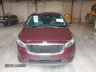 2017 Kia Sedona LX with VIN KNDMB5C15H6253952, listed as a IAAI auction lot 41881832 with 149,172 mi miles. Bid and sale history available at carsss.com. Image 12.