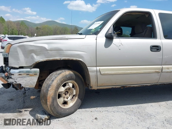 2005 Chevrolet Silverado 1500 Z71 with VIN 1GCEK19Z15Z192815, listed as a IAAI auction lot 42071205 with 352,883 mi miles. Bid and sale history available at carsss.com. Image 18.
