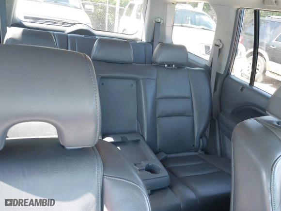 2006 Honda Pilot EX-L with VIN 5FNYF28586B037336, listed as a IAAI auction lot 42084508 with 231,544 mi miles. Bid and sale history available at carsss.com. Image 14.