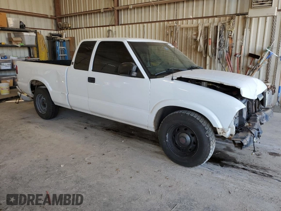 2002 GMC Sonoma SL with VIN 1GTCS19W828203307, listed as a Copart auction lot 74585494 with 106,956 mi miles and Salvage Title. Bid and sale history available at carsss.com. Image 4.
