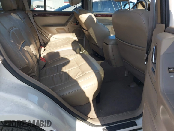 2001 Jeep Grand Cherokee Limited with VIN 1J4GW58S41C615418, listed as a IAAI auction lot 42141143 with 148,145 mi miles. Bid and sale history available at carsss.com. Image 8.