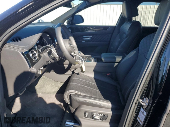2022 Bentley Bentayga V8 z VIN SJAAM2ZV6NC016276, wystawiony jako Copart lot #39583644 z przebiegiem 5412 mil mil oraz . Historia ofert i sprzedaży dostępna na DreamBid. Obrazek 7.