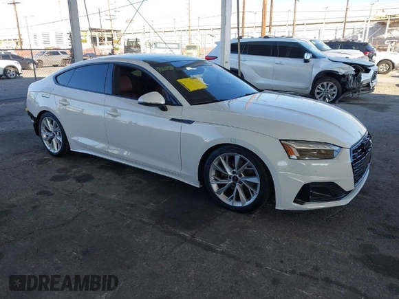 2023 Audi A5 Sportback Premium z VIN WAUABCF5XPA056452, wystawiony jako IAAI lot #41644537 z przebiegiem 14 918 mil mil oraz . Historia ofert i sprzedaży dostępna na DreamBid. Obrazek 1.