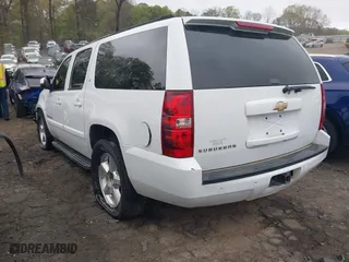 2007 Chevrolet Suburban LTZ with VIN 3GNFC160X7G132811, listed as a IAAI auction lot 41849787 with 1 mi miles. Bid and sale history available at carsss.com. Image 3.