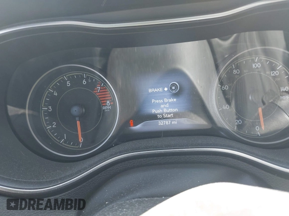 2021 Jeep Cherokee Latitude Lux z VIN 1C4PJMMX8MD205199, wystawiony jako IAAI lot #42556584 z przebiegiem 32 787 mil mil oraz . Historia ofert i sprzedaży dostępna na DreamBid. Obrazek 7.