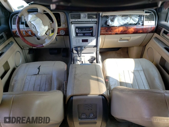 2005 Lincoln Navigator Luxury with VIN 5LMFU28595LJ07024, listed as a Copart auction lot 70567674 with 225,224 mi miles and Clean Title. Bid and sale history available at carsss.com. Image 8.