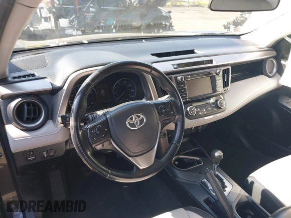 2018 Toyota RAV4 XLE z VIN JTMWFREV4JJ168138, wystawiony jako IAAI lot #41845337 z przebiegiem 122 509 mil mil oraz . Historia ofert i sprzedaży dostępna na DreamBid. Obrazek 22.