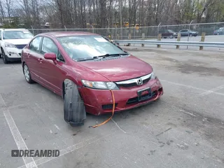 2009 Honda Civic LX z VIN 1HGFA16529L000403, wystawiony jako IAAI lot #41817223 z przebiegiem 85 775 mil mil oraz . Historia ofert i sprzedaży dostępna na DreamBid. Obrazek 1.