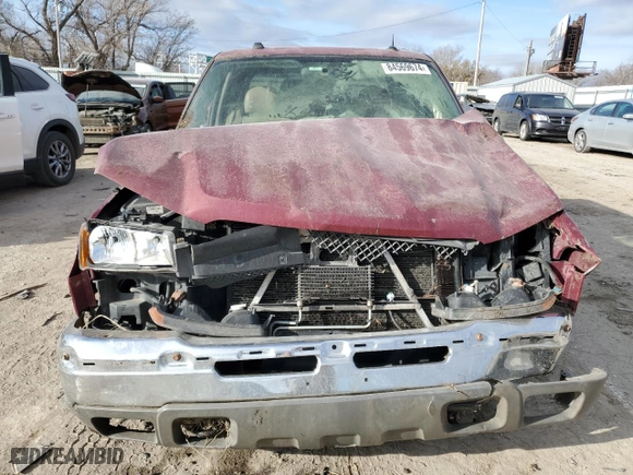 2004 Chevrolet Silverado 1500 Crew Cab Z71 with VIN 2GCEK13TX41399019, listed as a Copart auction lot 84569674 with 235,932 mi miles and Salvage Title. Bid and sale history available at carsss.com. Image 5.