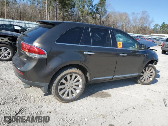 2011 Lincoln MKX z VIN 2LMDJ6JK8BBJ13892, wystawiony jako Copart lot #88861145 z przebiegiem 203 765 mil mil oraz Szkoda całkowita • Salvage title. Historia ofert i sprzedaży dostępna na DreamBid. Obrazek 3.