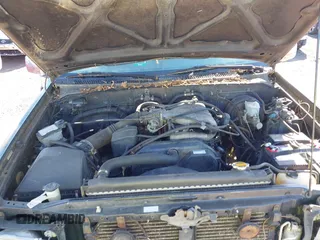 1997 Toyota T100 SR5 with VIN JT4UN24D8V0043214, listed as a IAAI auction lot 42194142 with 292,713 mi miles and . Bid and sale history available at DreamBid. Image 10.