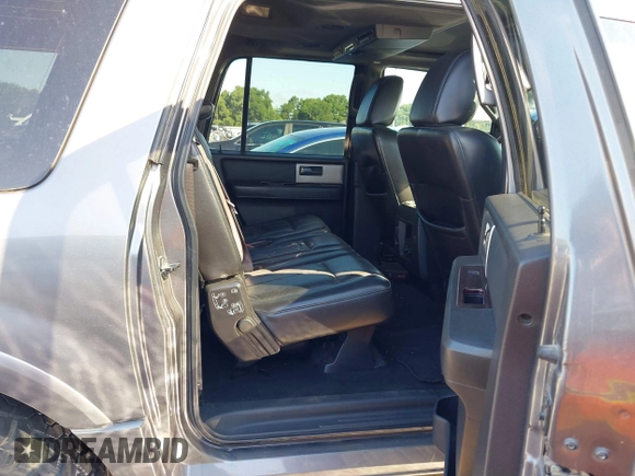 2010 Ford Expedition Max Limited z VIN 1FMJK1K58AEA64218, wystawiony jako IAAI lot #42084650 z przebiegiem 213 708 mil mil oraz . Historia ofert i sprzedaży dostępna na DreamBid. Obrazek 8.
