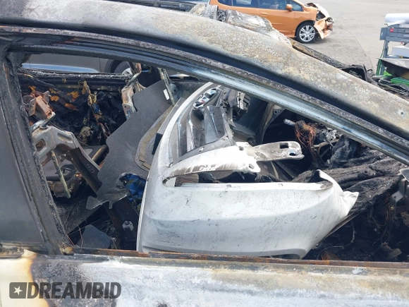 2014 Hyundai Azera Limited with VIN KMHFH4JG7EA354729, listed as a IAAI auction lot 42083456 with Not provided miles and . Bid and sale history available at DreamBid. Image 5.