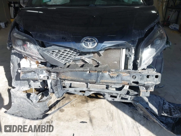 2015 Toyota Sienna SE with VIN 5TDXK3DC0FS628368, listed as a IAAI auction lot 41607944 with 176,723 mi miles and . Bid and sale history available at DreamBid. Image 6.