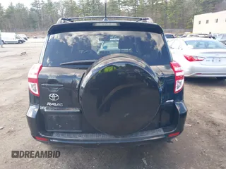2011 Toyota RAV4 Ltd with VIN 2T3DF4DV0BW138388, listed as a IAAI auction lot 42062076 with 190,553 mi miles. Bid and sale history available at carsss.com. Image 16.