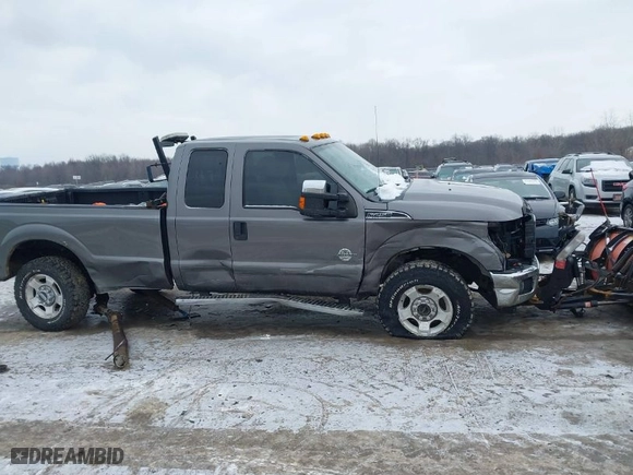2014 Ford Super Duty F-250 SRW XLT with VIN 1FT7X2BT2EEB59870, listed as a IAAI auction lot 41355792 with 191,891 mi miles. Bid and sale history available at carsss.com. Image 14.