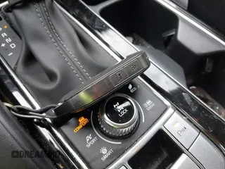 2023 Kia Telluride LX z VIN 5XYP2DGC2PG394637, wystawiony jako IAAI lot #41697582 z przebiegiem 19 836 mil mil oraz . Historia ofert i sprzedaży dostępna na DreamBid. Obrazek 11.