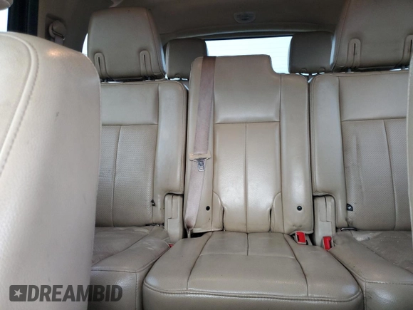 2013 Ford Expedition XLT z VIN 1FMJU1H55DEF33562, wystawiony jako Copart lot #51381725 z przebiegiem 151 074 mil mil oraz Czysty tytuł • Clean title. Historia ofert i sprzedaży dostępna na DreamBid. Obrazek 10.