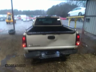 2006 Chevrolet Silverado 1500 LT1 with VIN 1GCEC19V56Z142057, listed as a IAAI auction lot 41752031 with 82,607 mi miles. Bid and sale history available at carsss.com. Image 16.