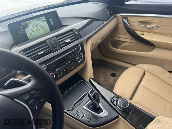 2016 BMW 4 Series 428i z VIN WBA4A9C53GG507015, wystawiony jako Copart lot #44042195 z przebiegiem 184 240 mil mil oraz Czysty tytuł • Clean title. Historia ofert i sprzedaży dostępna na DreamBid. Obrazek 9.