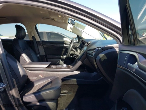 2018 Ford Fusion SE with VIN 3FA6P0H70JR191384, listed as a IAAI auction lot 41340319 with NaN miles. Bid and sale history available at carsss.com. Image 5.