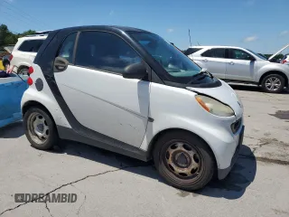 2009 Smart fortwo Pure z VIN WMEEJ31X99K218439, wystawiony jako Copart lot #57567355 z przebiegiem 157 281 mil mil oraz Szkody całkowita. Historia ofert i sprzedaży dostępna na DreamBid. Obrazek 4.
