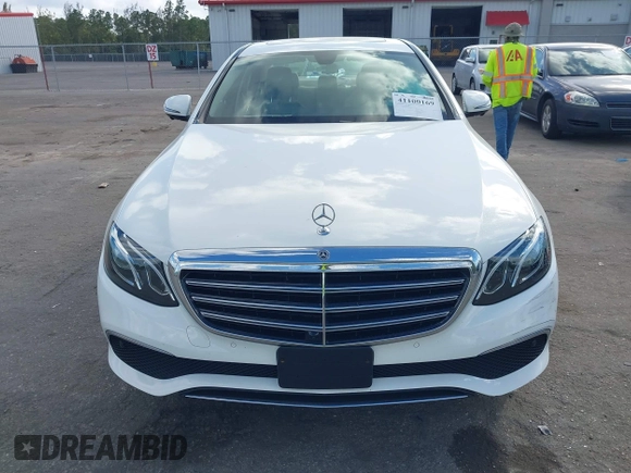 2019 Mercedes-Benz E-Class E 300 with VIN WDDZF4KB4KA686266, listed as a IAAI auction lot 41100169 with 18,205 mi miles. Bid and sale history available at carsss.com. Image 12.